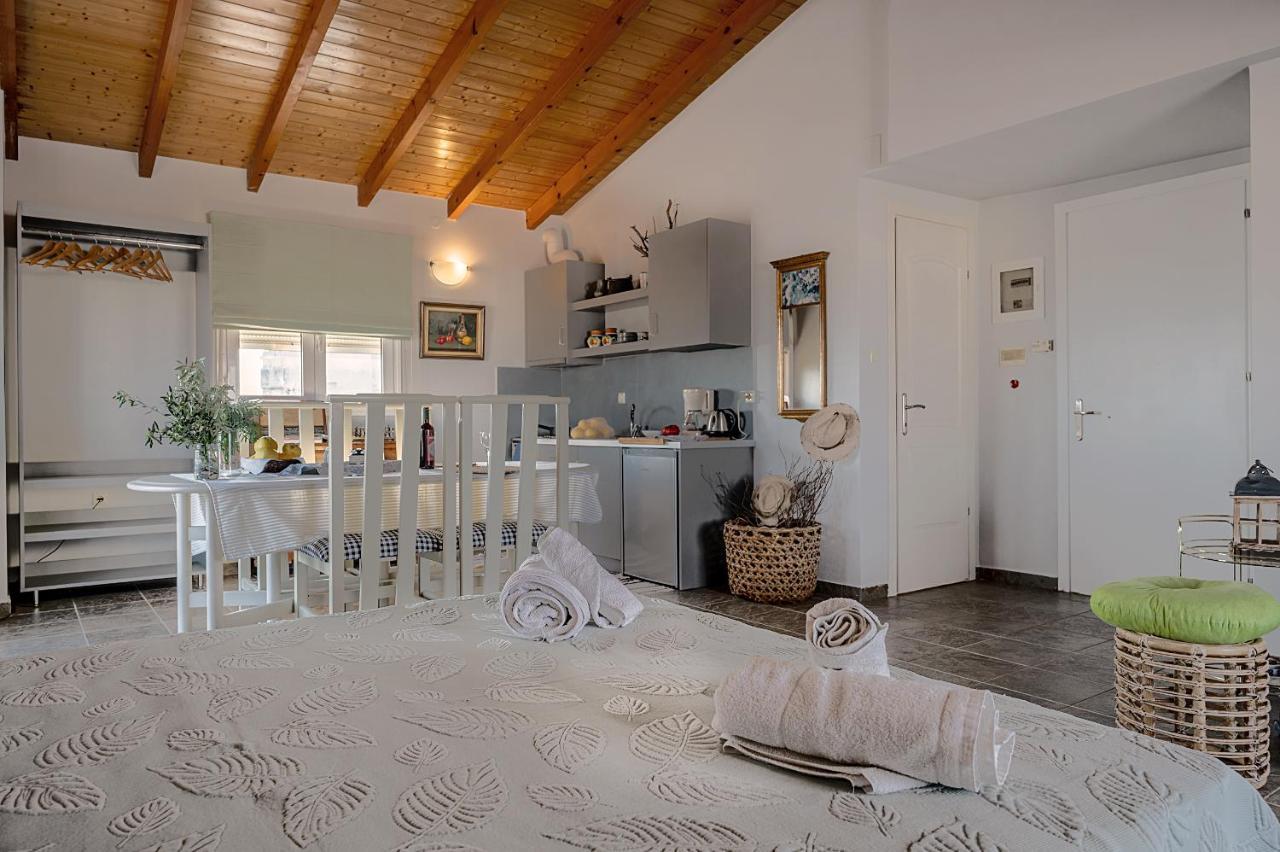Apostolos Loft - Cozy Loft In The Center Of Preveza Exterior photo